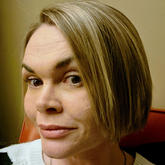 Meet your Posher, Christina - Picture 2 of 11